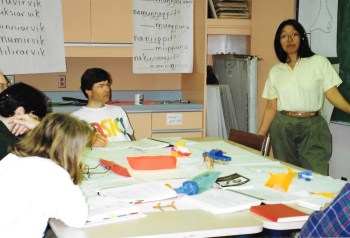 Alexina Kublu speaks to students in the intensive Inuktitut class at Nunavut Arctic College in 1993. (PHOTO BY JANE GEORGE)