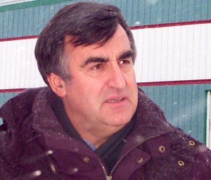Quebec Premier Lucien Bouchard vows to help Kangiqsualujjuaq recover when he visits Kuujjuaq and then Kangiqsualujjuaq in January, 1999. (PHOTO BY JANE GEORGE)